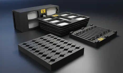 Caja de plastico corrugado coroplast con insertos de eva