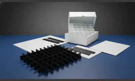 Caja de plastico corrugado coroplast con insertos de eva